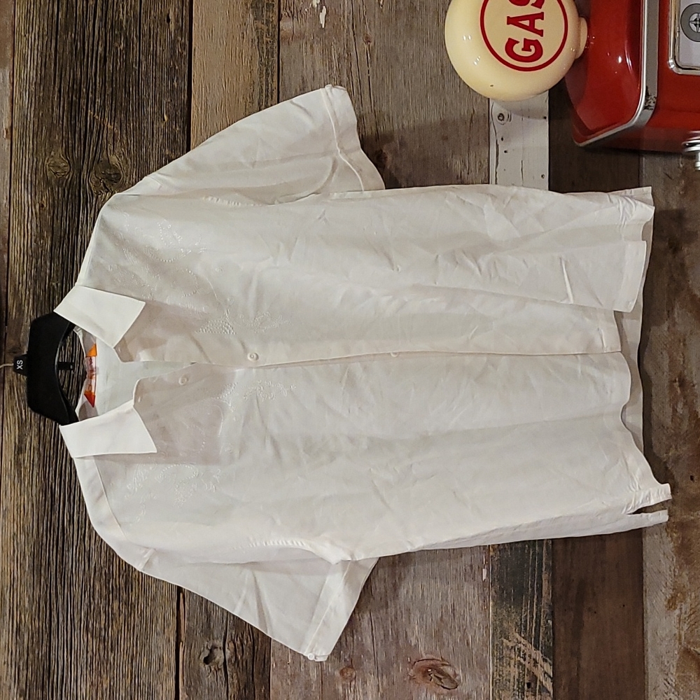 Chispa mens short sleeve shirt.